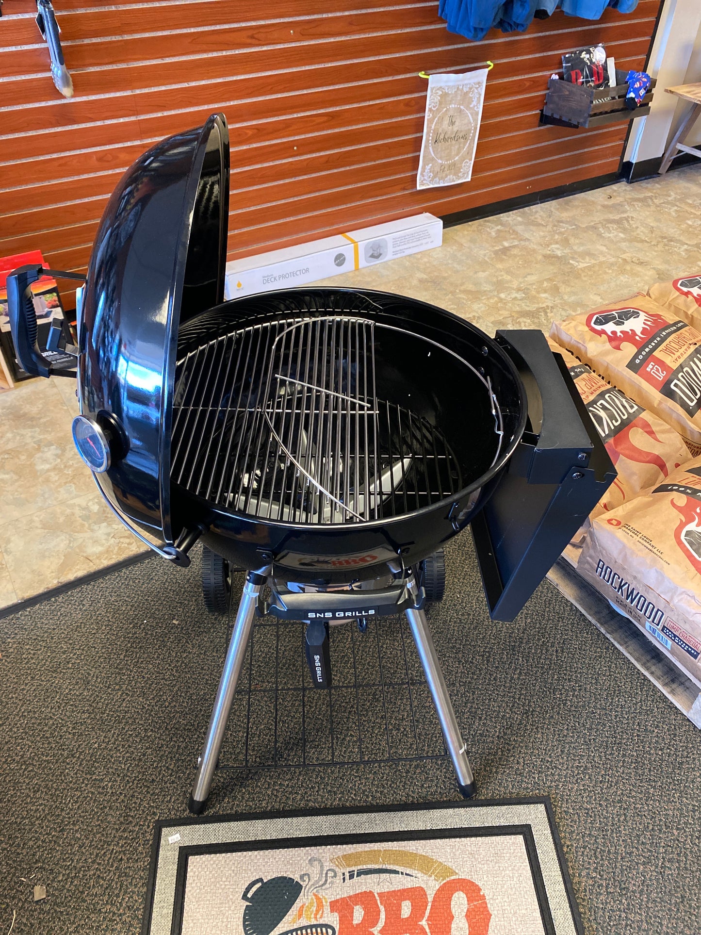 Slow 'N Sear Charcoal Kettle Grill & Smoker